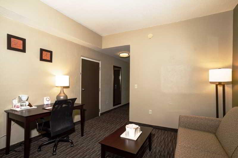 Comfort Suites Clearwater - Dunedin Екстериор снимка