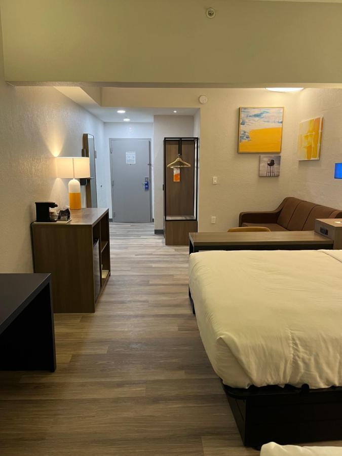 Comfort Suites Clearwater - Dunedin Екстериор снимка