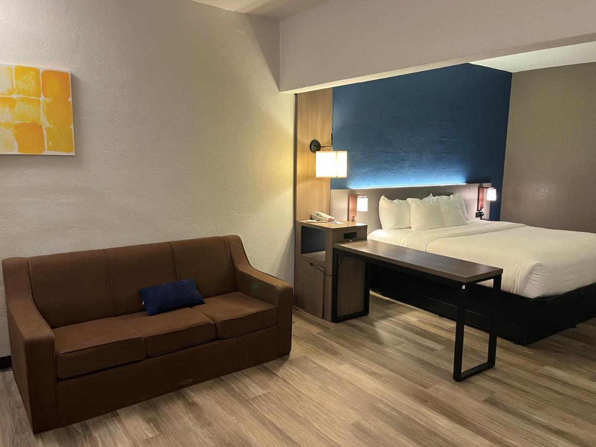 Comfort Suites Clearwater - Dunedin Екстериор снимка