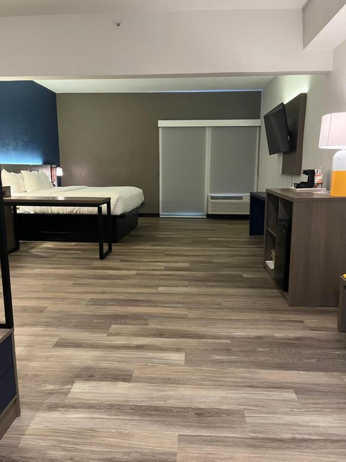 Comfort Suites Clearwater - Dunedin Екстериор снимка