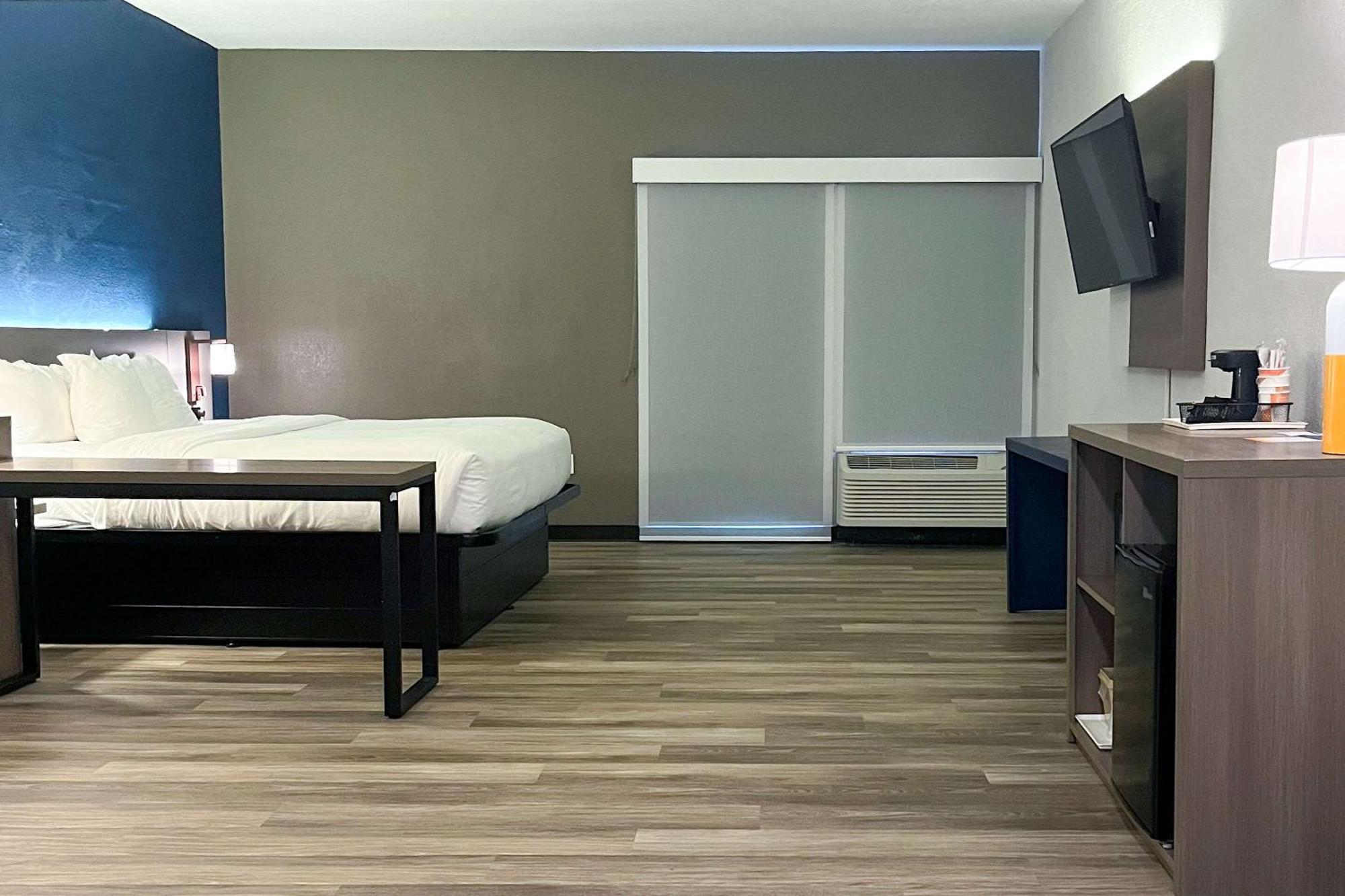 Comfort Suites Clearwater - Dunedin Екстериор снимка
