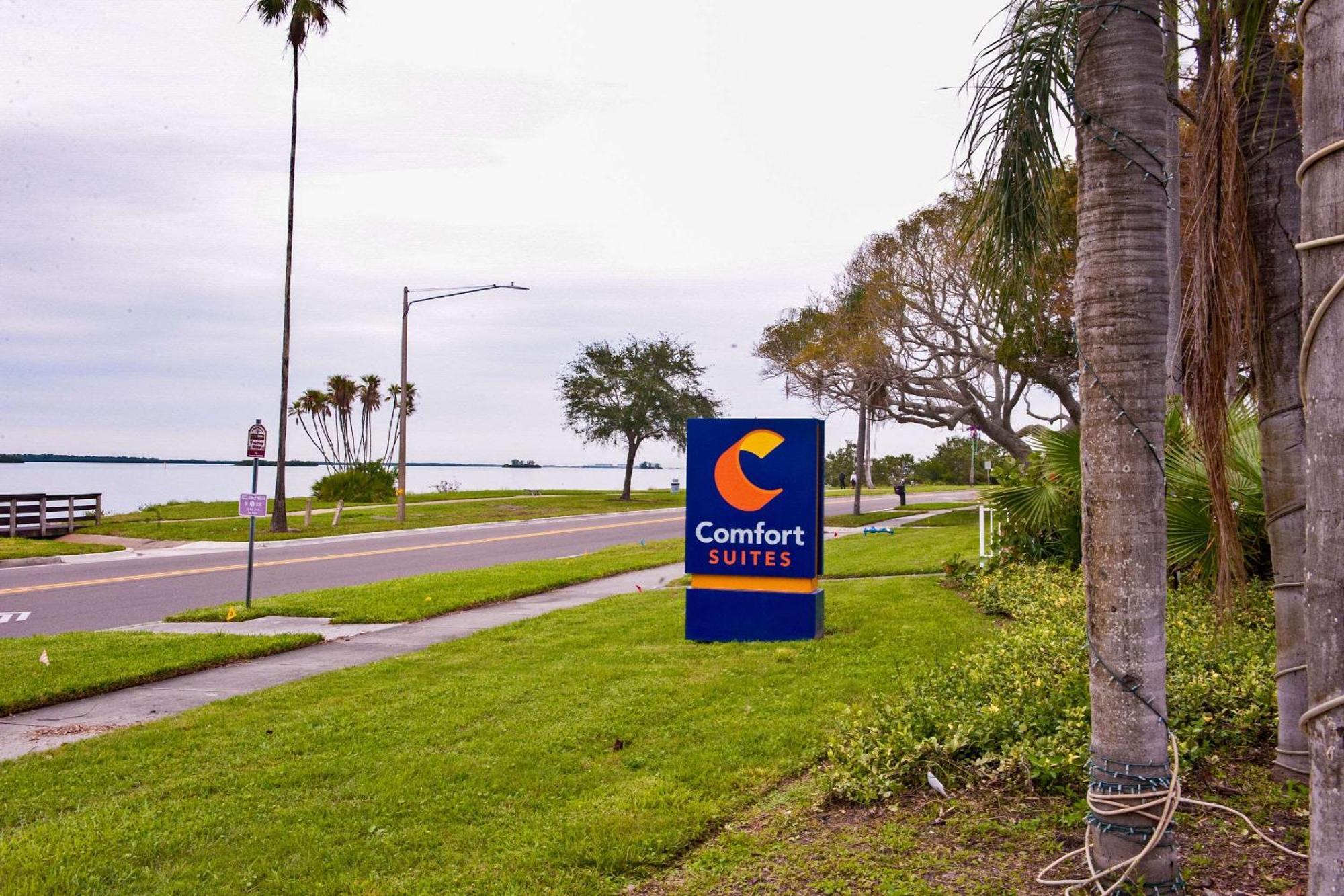 Comfort Suites Clearwater - Dunedin Екстериор снимка