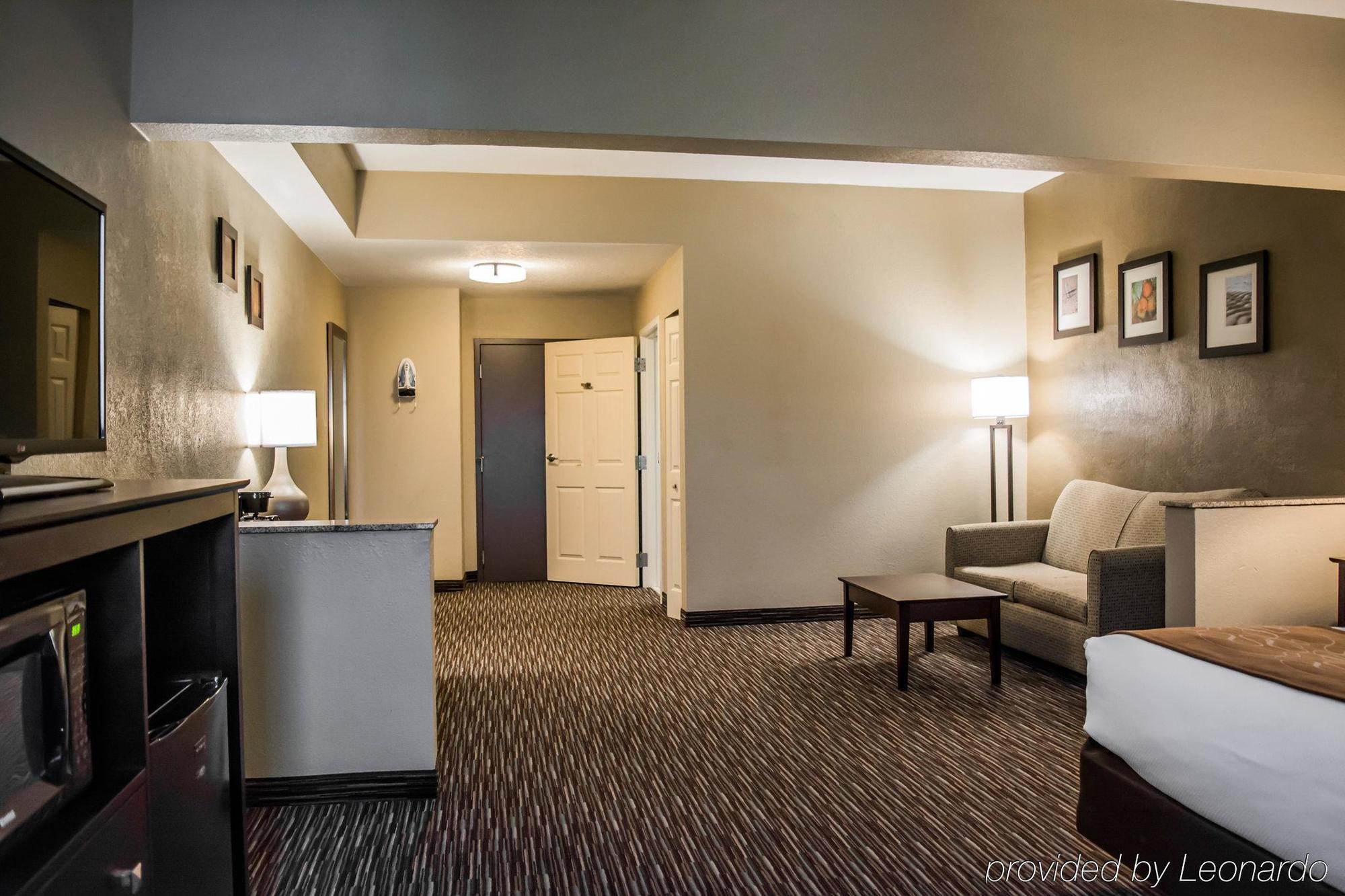 Comfort Suites Clearwater - Dunedin Екстериор снимка